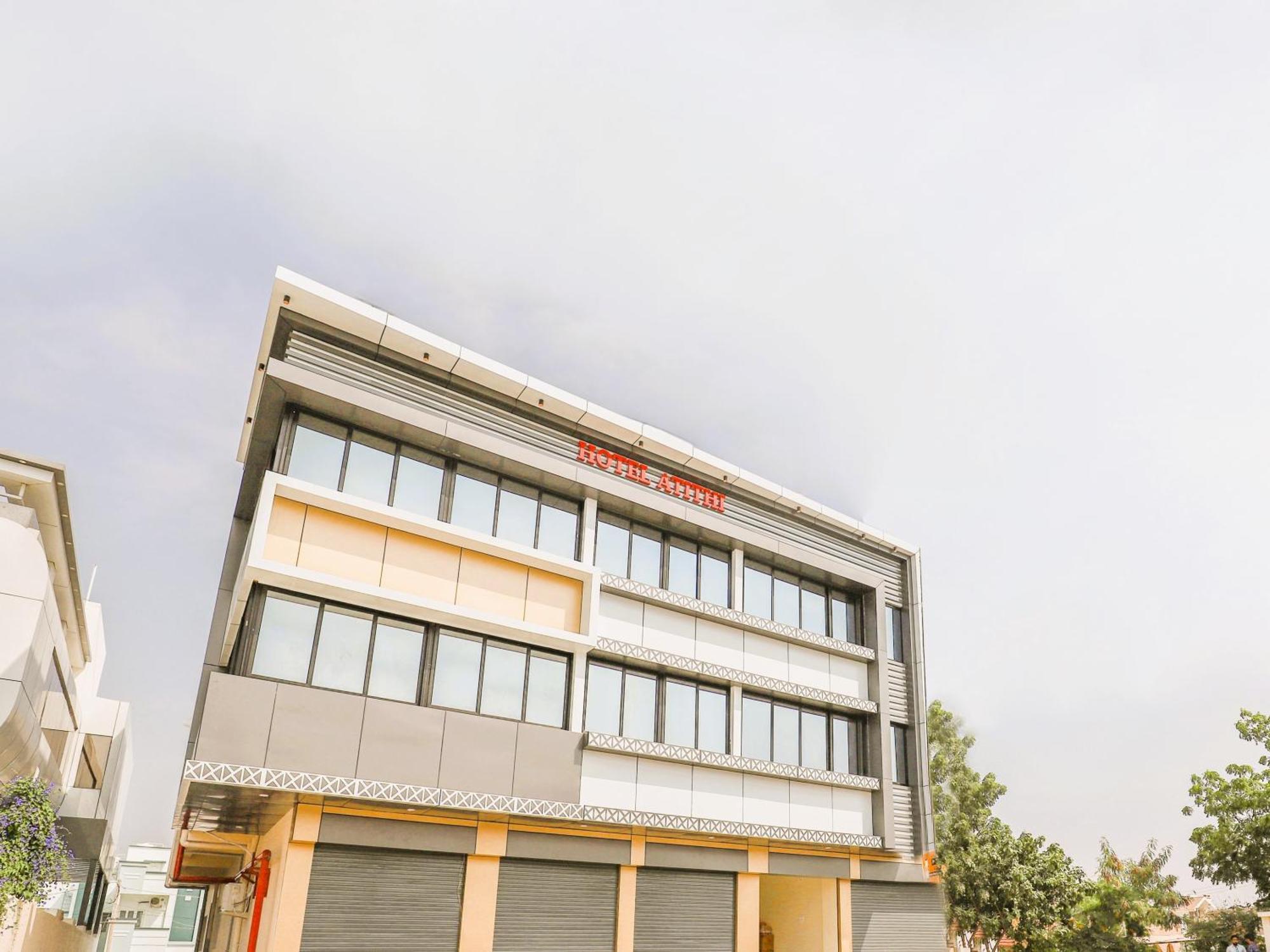Stayguru Hotel Atithi Bhuj Ngoại thất bức ảnh