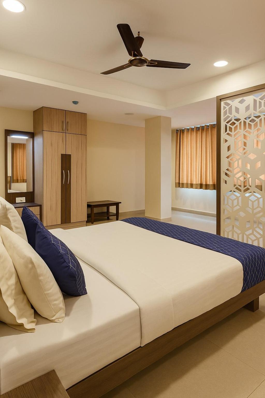 Stayguru Hotel Atithi Bhuj Ngoại thất bức ảnh